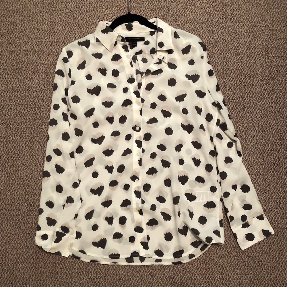 Banana Republic blouse! Never worn!